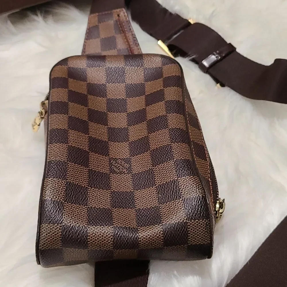 💯 Authentic Louis Vuitton Geronimo Bag🍀